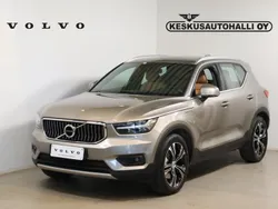 Harmaa Käytetty 2020 Volvo XC40 Business Edition Katumaasturi | 33 950 € (Perustarjous)