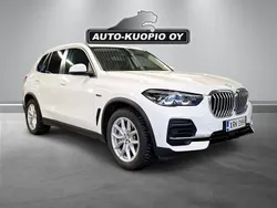 Valkoinen Käytetty 2022 BMW X5 Comfort Edition Katumaasturi | 56 490 € (Supertarjous)