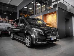 Harmaa Käytetty 2020 Mercedes V250 Tila-auto | 67 900 € (Hieman kallis)
