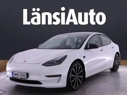 Käytetty 2021 Tesla Model 3 Performance Sedan | 26 300 € (Perustarjous)