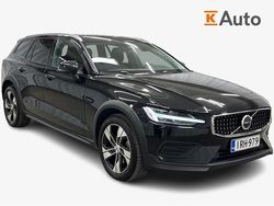 Käytetty 2023 Volvo V60 CC Business Edition Farmari | 33 750 € (Hyvä tarjous)