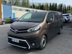 Ruskea Käytetty 2018 Toyota Proace Van | 16 880 € (Hieman kallis)