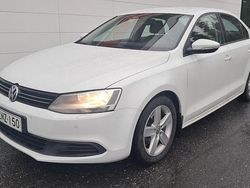 Valkoinen Käytetty 2014 VW Jetta Comfortline Sedan | 8 990 € (Hieman kallis)