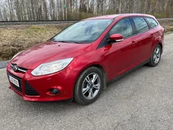 Punainen Käytetty 2013 Ford Focus Trend Farmari | 7 490 € (Perustarjous)