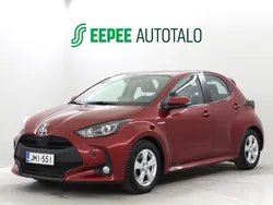 Punainen Käytetty 2021 Toyota Yaris Hybrid Active Viistoperä | 19 450 € (Perustarjous)