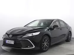 Met. musta Käytetty 2023 Toyota Camry Style Sedan | 40 850 € (Kallis)