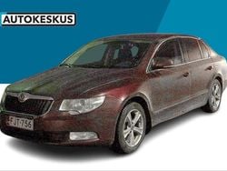Punainen Käytetty 2010 Skoda Superb Comfort Sedan | 6 900 € (Perustarjous)