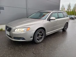 Ruskea Käytetty 2008 Volvo V70 Momentum Farmari | 11 990 € (Kallis)