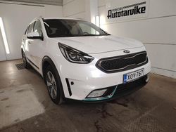 Valkoinen Käytetty 2018 Kia Niro Premium Katumaasturi | 15 400 € (Perustarjous)