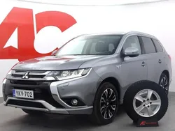 Käytetty 2017 Mitsubishi Outlander P-HEV Instyle Katumaasturi | 15 890 € (Perustarjous)