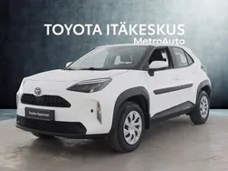 Valkoinen Käytetty 2022 Toyota Yaris Cross Active Katumaasturi | 23 390 € (Perustarjous)
