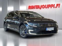 Harmaa Käytetty 2017 VW Passat GTE Farmari | 17 900 € (Perustarjous)