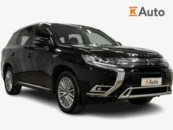 Valkoinen Käytetty 2020 Mitsubishi Outlander P-HEV Instyle Katumaasturi | 21 890 € (Perustarjous)