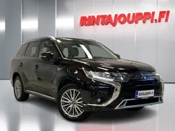 Käytetty 2020 Mitsubishi Outlander P-HEV Intense Katumaasturi | 20 800 € (Hyvä tarjous)