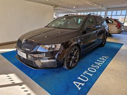 Musta Käytetty 2016 Skoda Octavia RS Farmari | 19 900 € (Perustarjous)