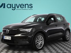 Musta Käytetty 2022 Volvo XC40 Business Edition Katumaasturi | 32 900 € (Perustarjous)