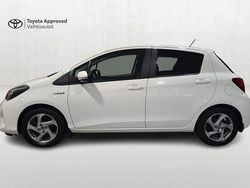 Valkoinen Käytetty 2016 Toyota Yaris Active Viistoperä | 12 690 € (Perustarjous)