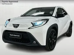 Valkoinen Käytetty 2022 Toyota Aygo Multidrive S Viistoperä | 13 490 € (Perustarjous)