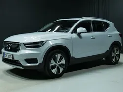 Käytetty 2022 Volvo XC40 Business Edition Katumaasturi | 32 500 € (Hyvä tarjous)