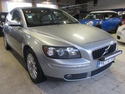 Harmaa Käytetty 2006 Volvo S40 Momentum Sedan | 4 980 € (Perustarjous)
