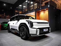 Valkoinen Käytetty 2024 Kia EV9 GT-Line Katumaasturi | 69 790 € (Hyvä tarjous)
