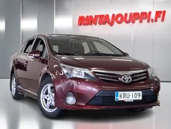 Punainen Käytetty 2013 Toyota Avensis Multidrive S Farmari | 11 480 € (Hyvä tarjous)