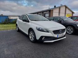 Käytetty 2013 Volvo V40 CC Business Edition Farmari | 10 490 € (Perustarjous)
