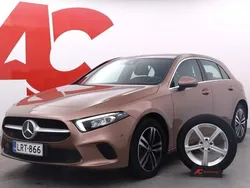 Ruskea (beige) Käytetty 2022 Mercedes A250 Business Viistoperä | 24 990 € (Hyvä tarjous)