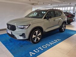 Käytetty 2023 Volvo XC40 Plus Katumaasturi | 31 900 € (Hyvä tarjous)