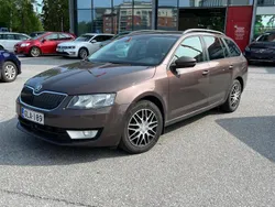 Ruskea Käytetty 2014 Skoda Octavia Ambition Farmari | 7 480 € (Perustarjous)
