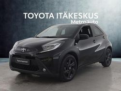 Musta Käytetty 2023 Toyota Aygo X Multidrive S Katumaasturi | 15 790 € (Perustarjous)