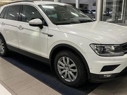 Valkoinen Käytetty 2018 VW Tiguan Comfortline Katumaasturi | 29 900 € (Hieman kallis)
