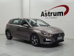 Ruskea Käytetty 2021 Hyundai i30 Comfort Viistoperä | 18 490 € (Perustarjous)