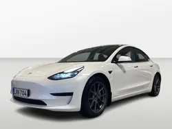 Valkoinen Käytetty 2021 Tesla Model 3 Standard Range Plus Sedan | 27 390 €