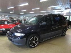 Sininen Käytetty 1997 Chrysler Voyager Tila-auto | 2 000 €