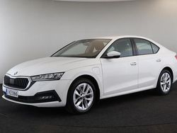 Valkoinen Käytetty 2021 Skoda Octavia Ambition Sedan | 18 990 € (Hyvä tarjous)