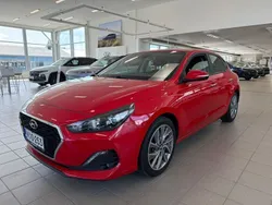 Punainen Käytetty 2018 Hyundai i30 Comfort Viistoperä | 12 400 € (Perustarjous)