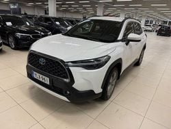 Valkoinen Käytetty 2023 Toyota Corolla Cross Edition Katumaasturi | 33 480 € (Hyvä tarjous)