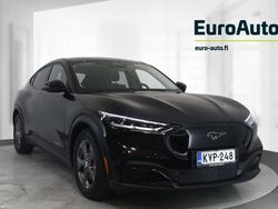 Musta Käytetty 2022 Ford Mustang Mach-E Katumaasturi | 27 890 € (Hyvä tarjous)