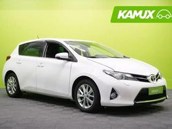 Valkoinen Käytetty 2014 Toyota Auris Multidrive S Sedan | 9 700 € (Perustarjous)