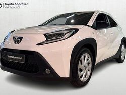 Valkoinen Käytetty 2022 Toyota Aygo X Multidrive S Katumaasturi | 15 890 € (Perustarjous)