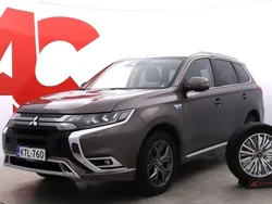 Ruskea Käytetty 2019 Mitsubishi Outlander P-HEV Intense Katumaasturi | 18 890 € (Perustarjous)