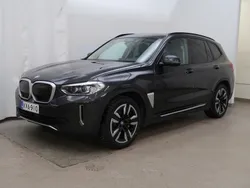 Harmaa Käytetty 2021 BMW iX3 Shadowline Katumaasturi | 42 900 € (Kallis)