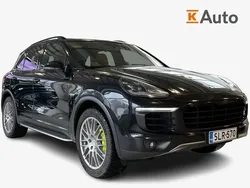 Musta Käytetty 2015 Porsche Cayenne S E-Hybrid Katumaasturi | 26 890 €
