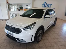 Valkoinen Käytetty 2019 Kia Niro Premium Katumaasturi | 16 900 € (Hyvä tarjous)