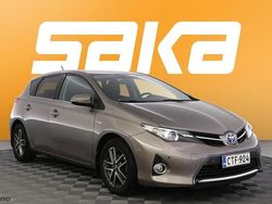 Käytetty 2015 Toyota Auris Hybrid Active Viistoperä | 16 890 € (Perustarjous)