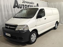 Valkoinen Käytetty 2012 Toyota HiAce Van | 12 980 € (Hyvä tarjous)