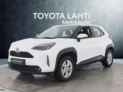Valkoinen Käytetty 2023 Toyota Yaris Cross Active Katumaasturi | 26 390 € (Hyvä tarjous)