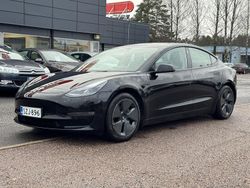 Käytetty 2021 Tesla Model 3 Sedan | 29 800 € (Perustarjous)