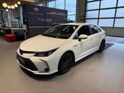 Valkoinen Käytetty 2019 Toyota Corolla Sedan | 19 800 € (Supertarjous)